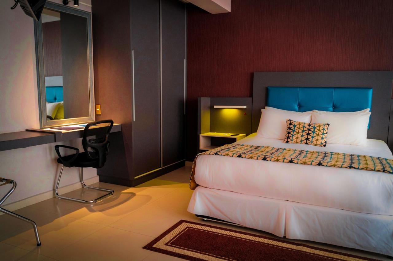 Camino Plaza Hotel Кочабамба Екстериор снимка