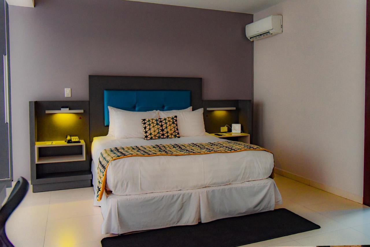 Camino Plaza Hotel Кочабамба Екстериор снимка