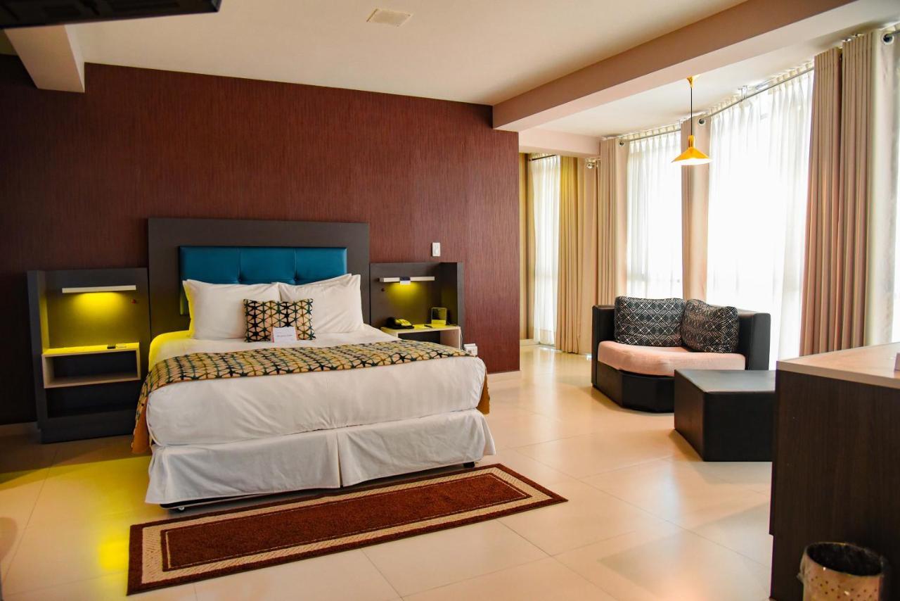 Camino Plaza Hotel Кочабамба Екстериор снимка