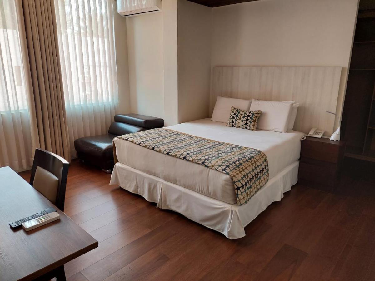 Camino Plaza Hotel Кочабамба Екстериор снимка