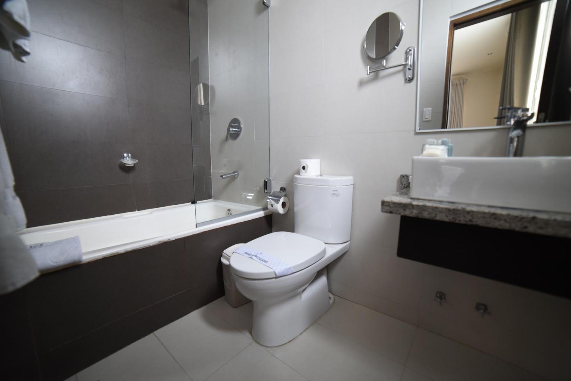 Camino Plaza Hotel Кочабамба Екстериор снимка