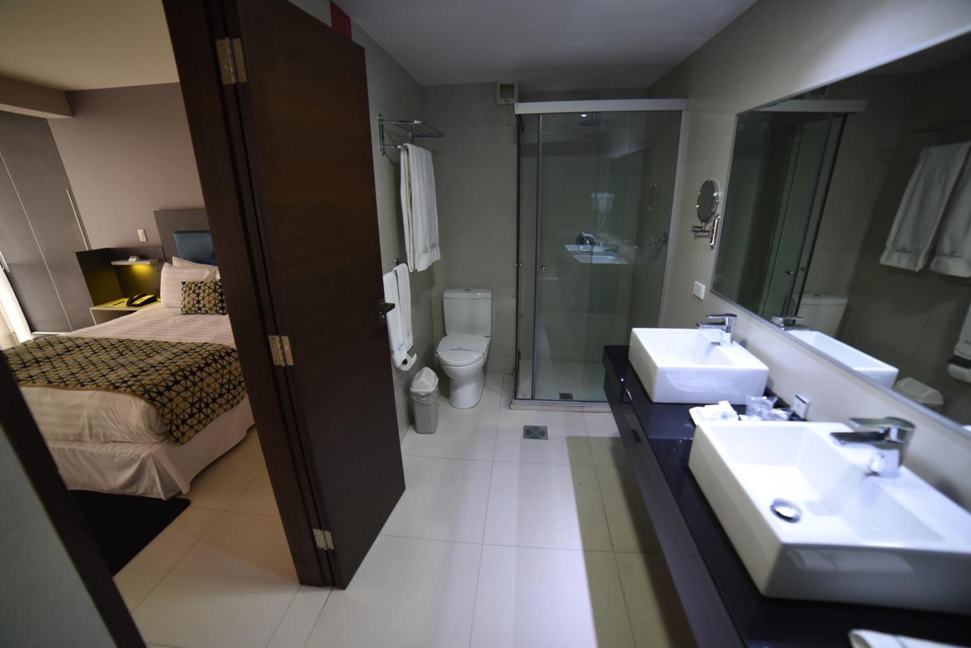 Camino Plaza Hotel Кочабамба Екстериор снимка