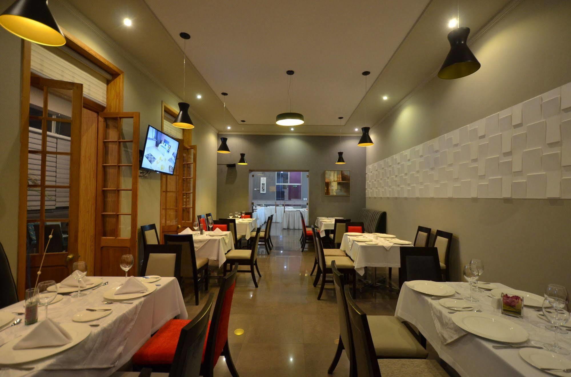 Camino Plaza Hotel Кочабамба Екстериор снимка