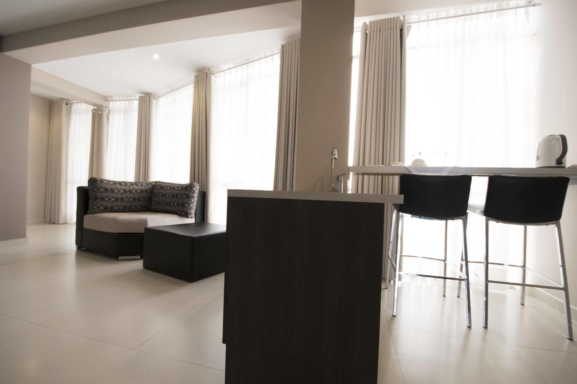 Camino Plaza Hotel Кочабамба Екстериор снимка