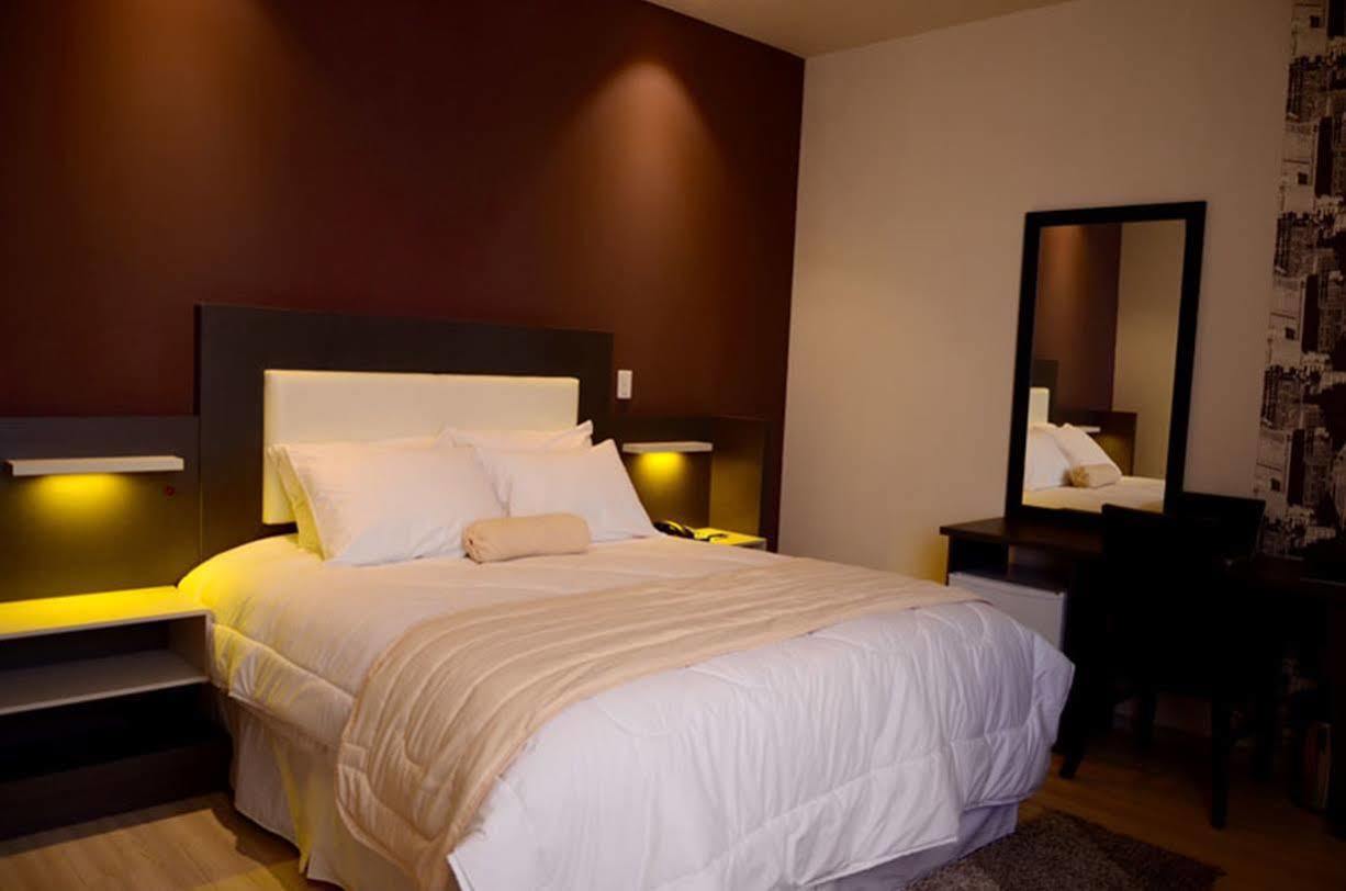 Camino Plaza Hotel Кочабамба Екстериор снимка