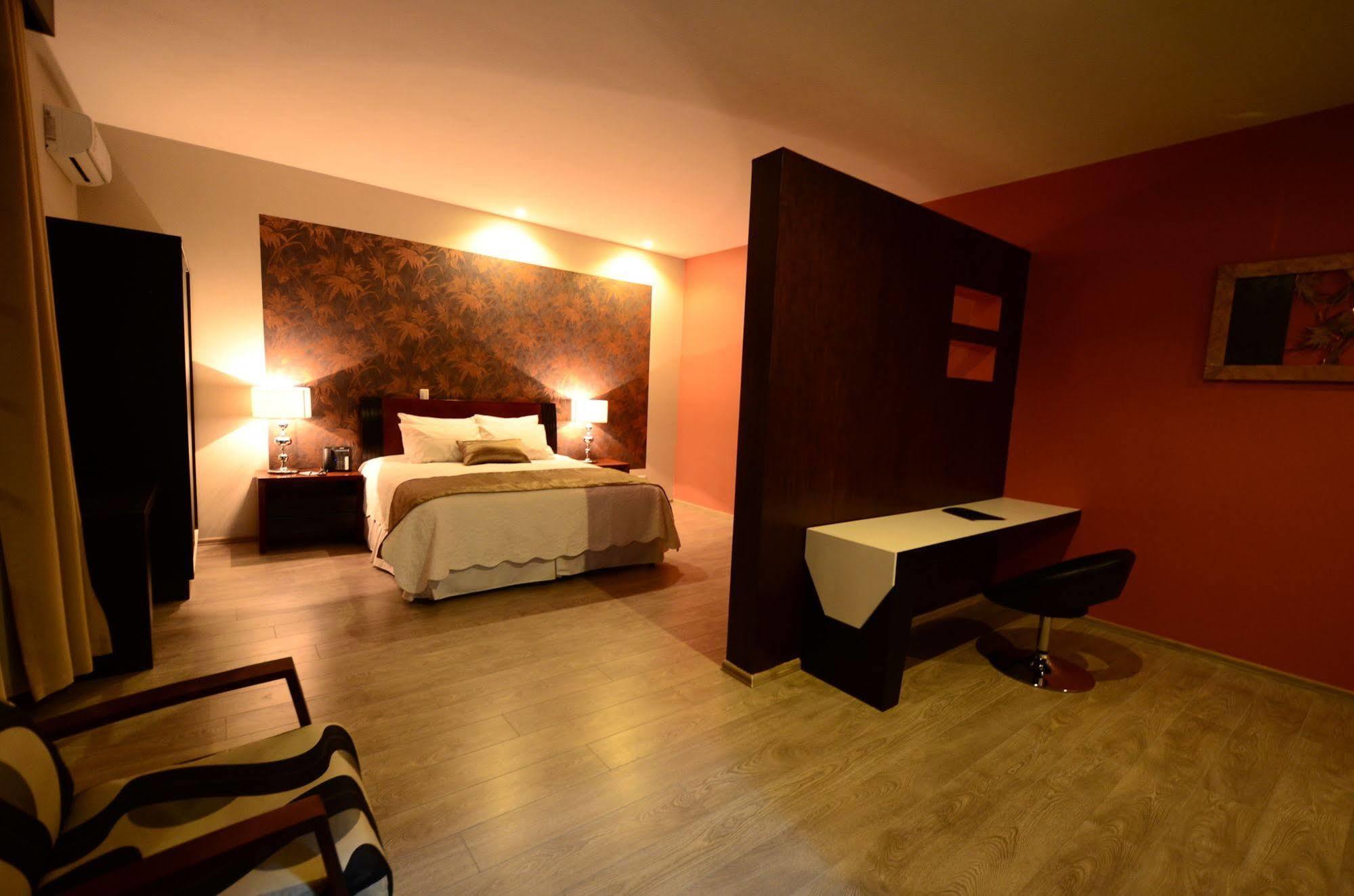 Camino Plaza Hotel Кочабамба Екстериор снимка